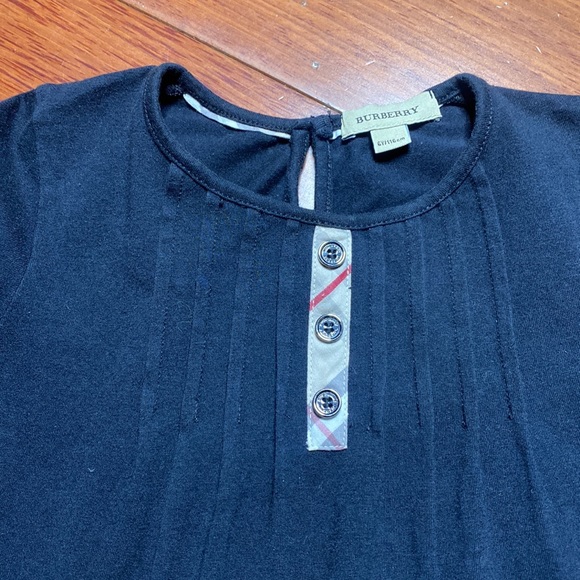 Authentic Burberry shirt for a 6 years old little girl - Picture 2 of 5
